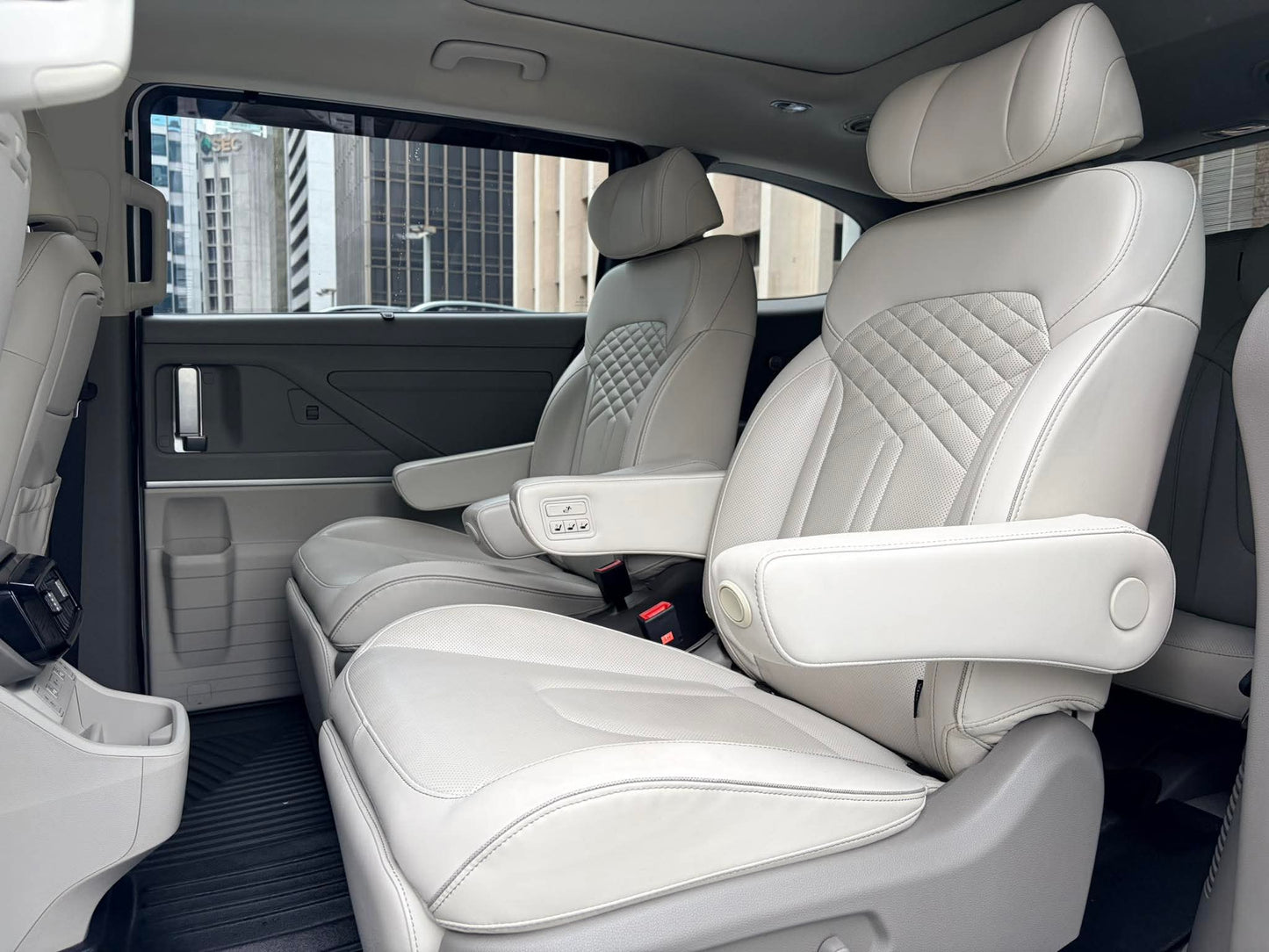 2024 Hyundai Custin 1.5T Premium, Automatic, Gas