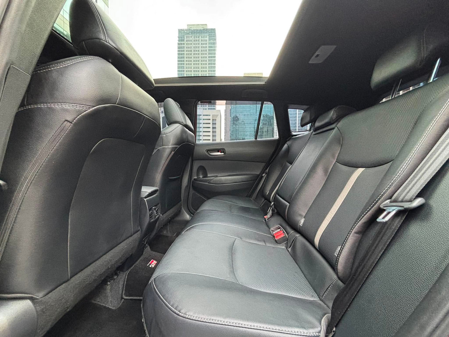 2024 Toyota Corolla Cross GRS Hybrid, Automatic, Gas