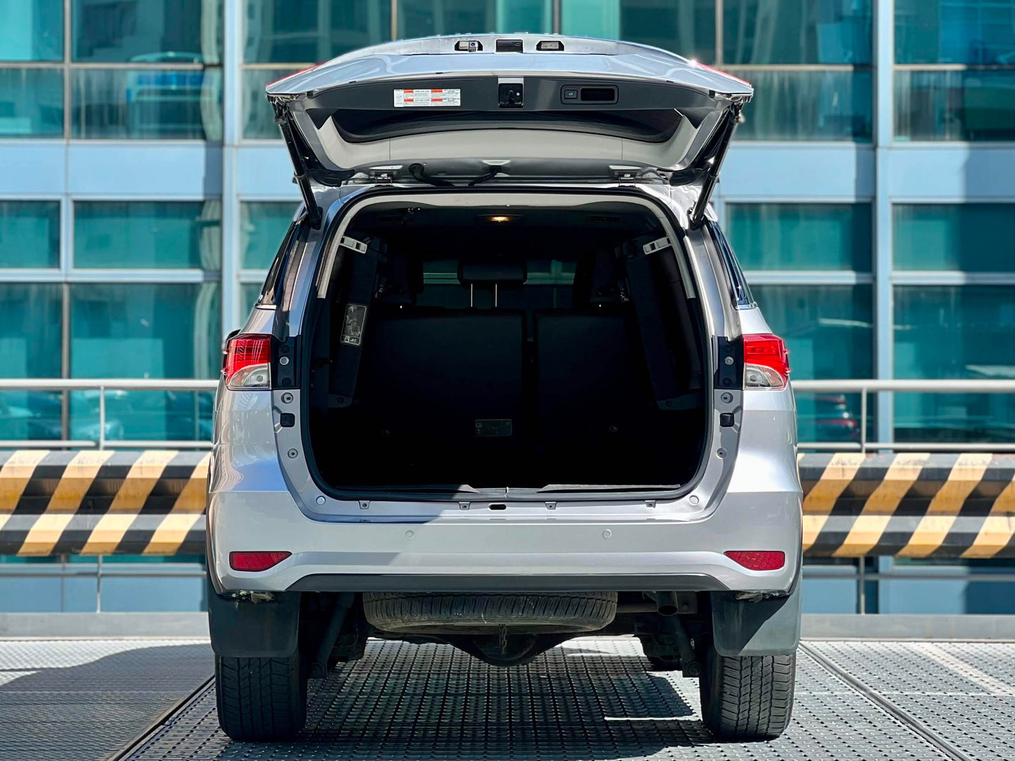 2017 Toyota Fortuner V 4x2 2.4, Automatic, Diesel