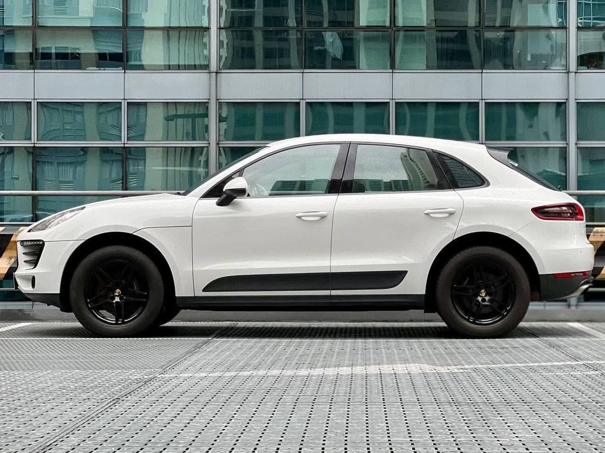 2015 Porsche Macan 2.0 Turbocharged AWD, Automatic, Gas