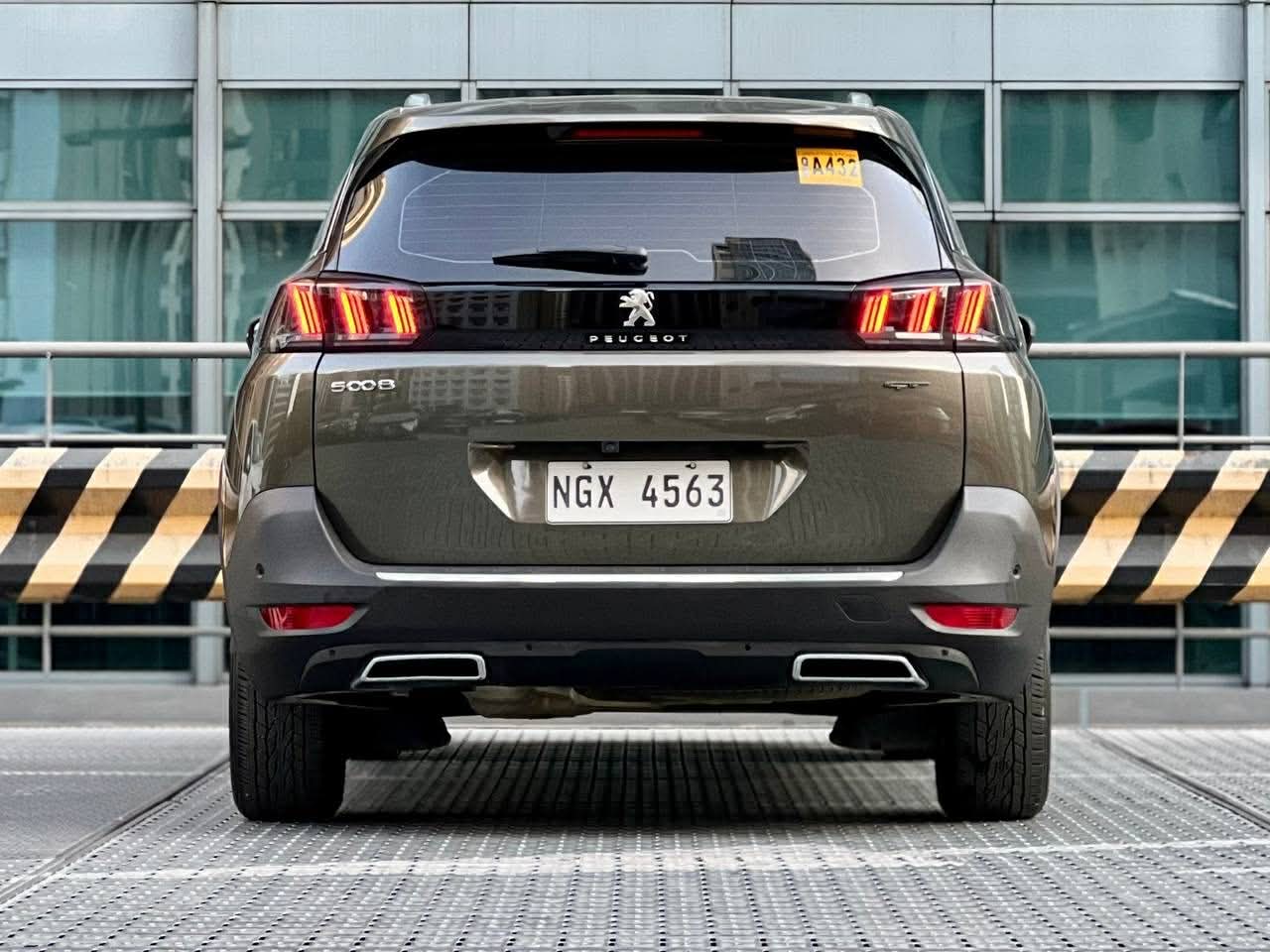 2022 Peugeot 5008 GT Gas Automatic,