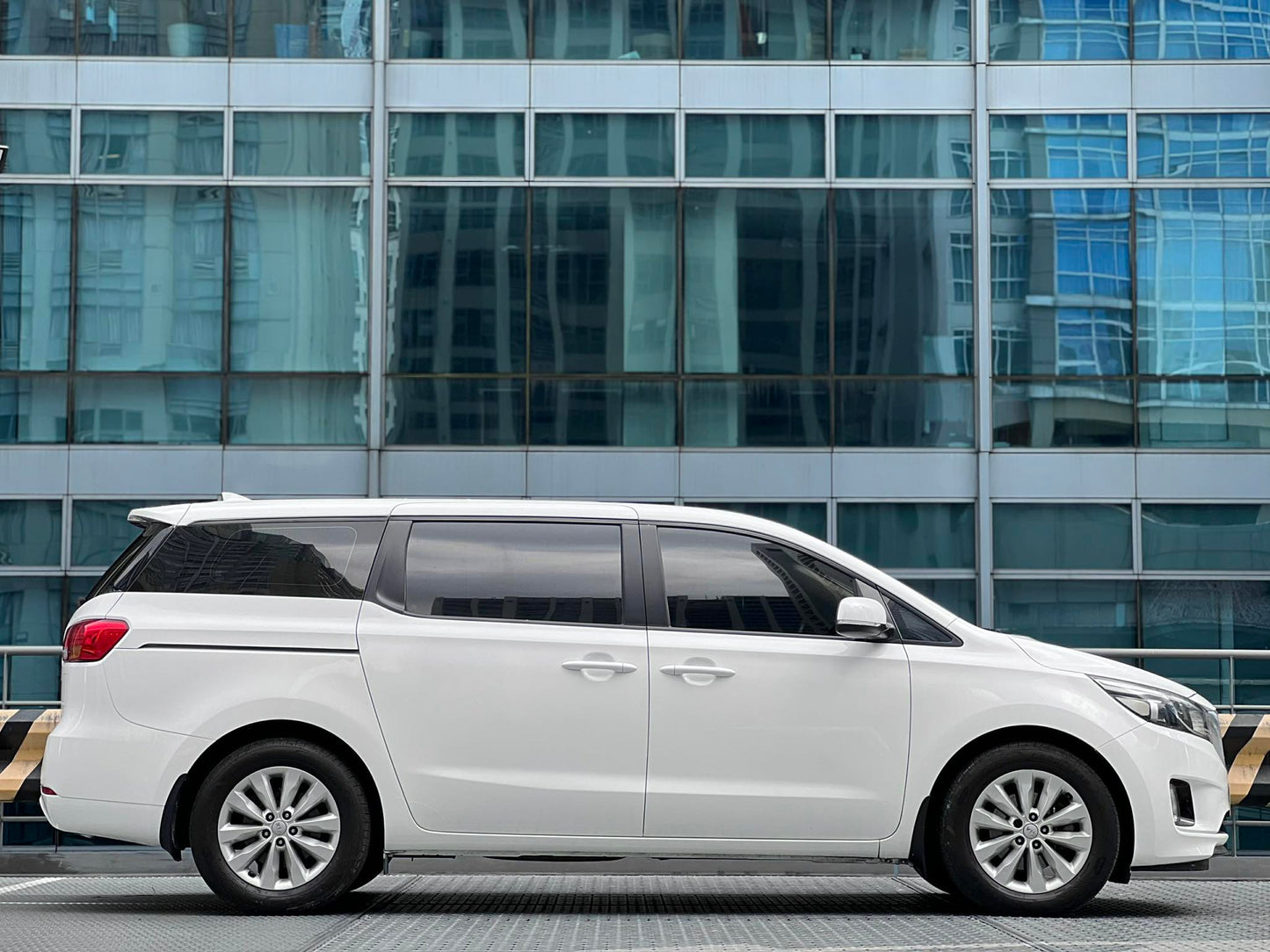 2016 Kia Carnival 2.2, Automatic, Diesel