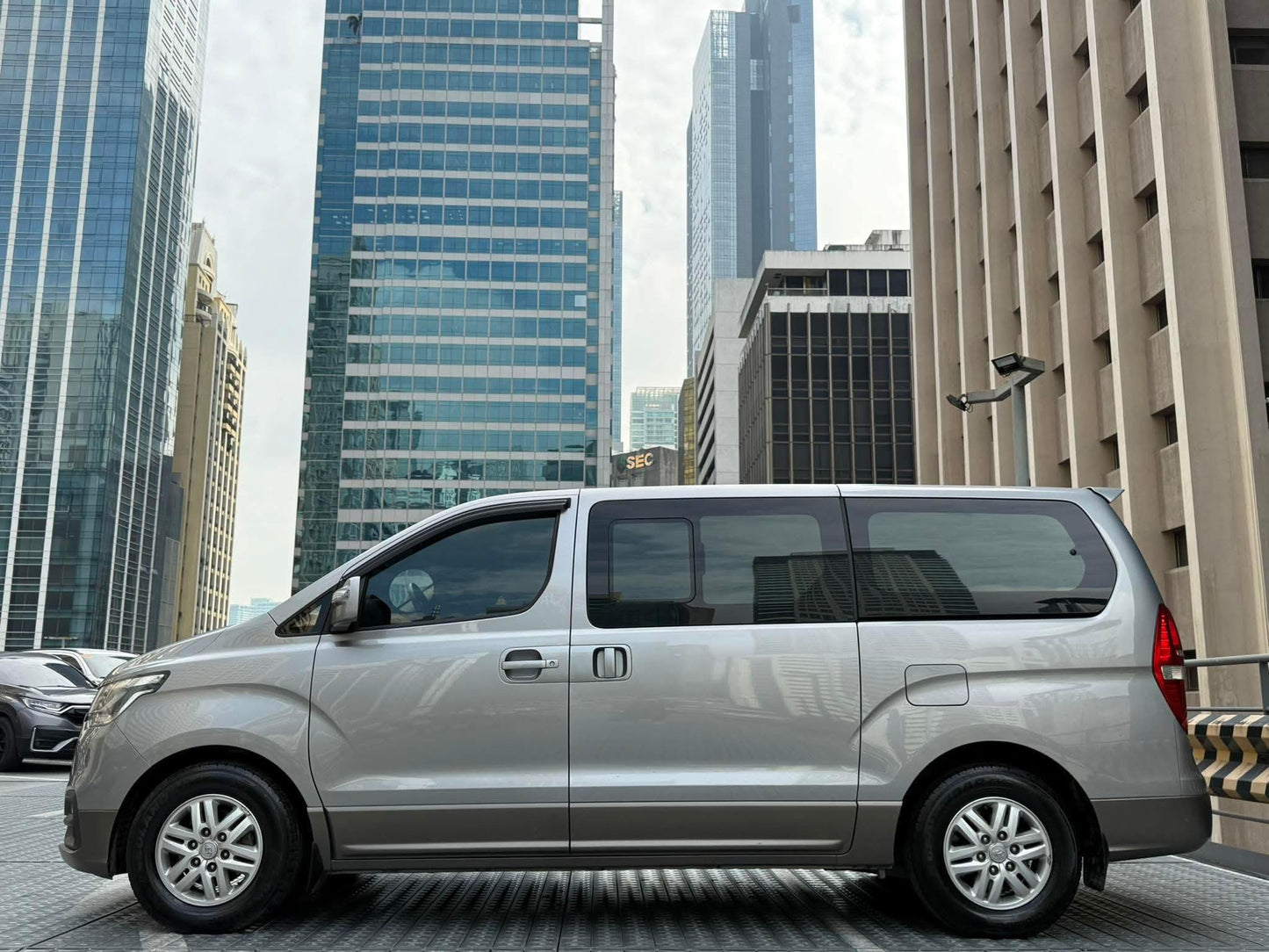 2020 Hyundai Grand Starex 2.5 Gold, Automatic, Diesel