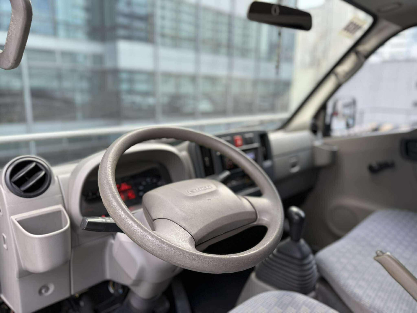 2020 Isuzu Travis 2.5, Manual, Diesel