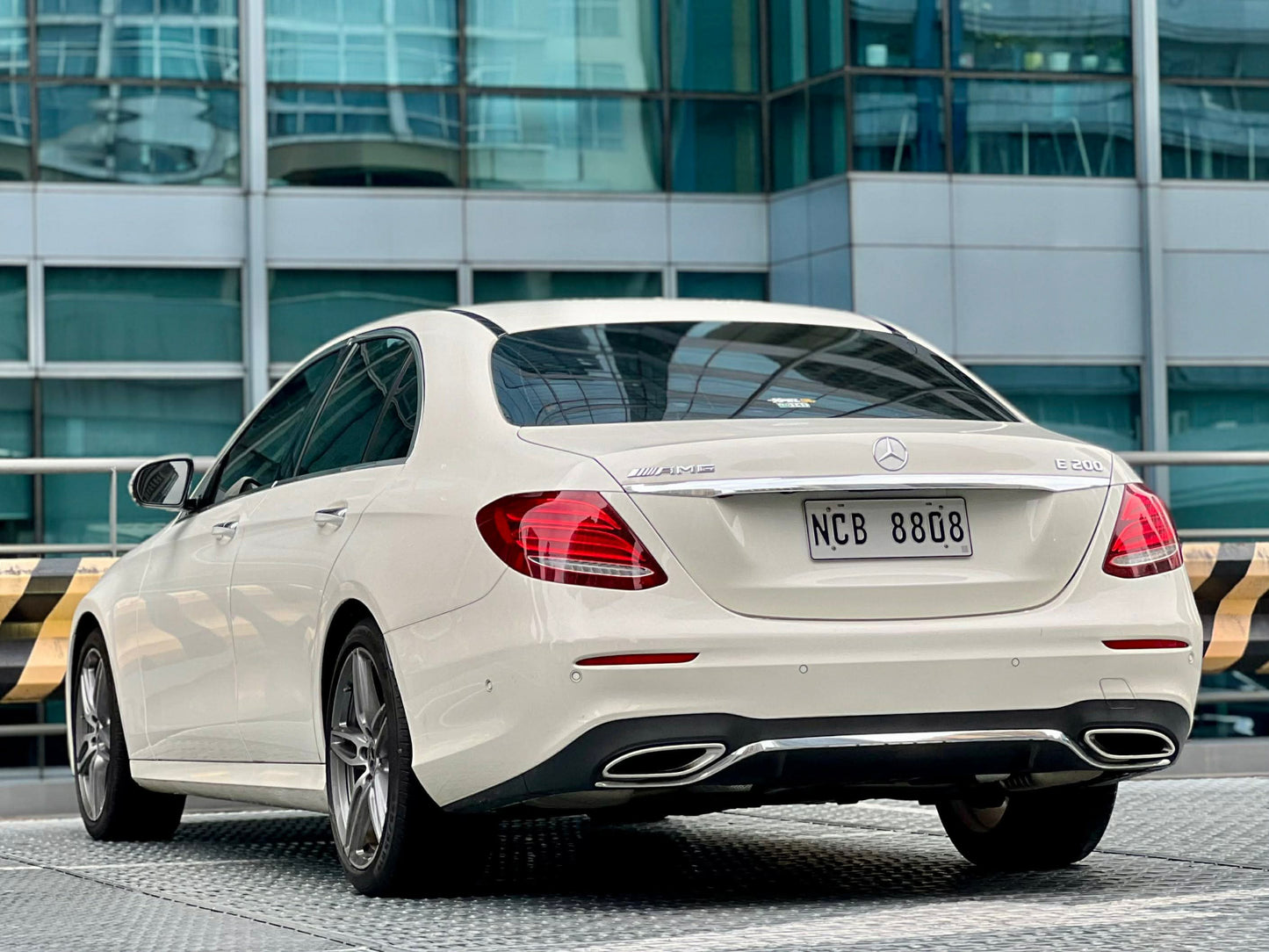 2017 Mercedes Benz E200 AMG 2.0, Automatic, Gas
