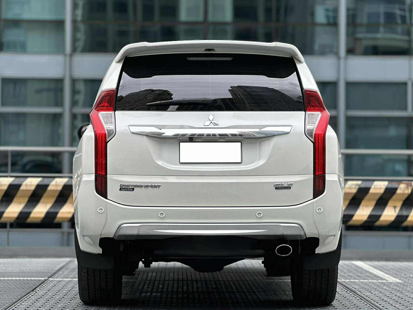 2016 Mitsubishi Montero GLS Premium 4x2, Automatic, Diesel