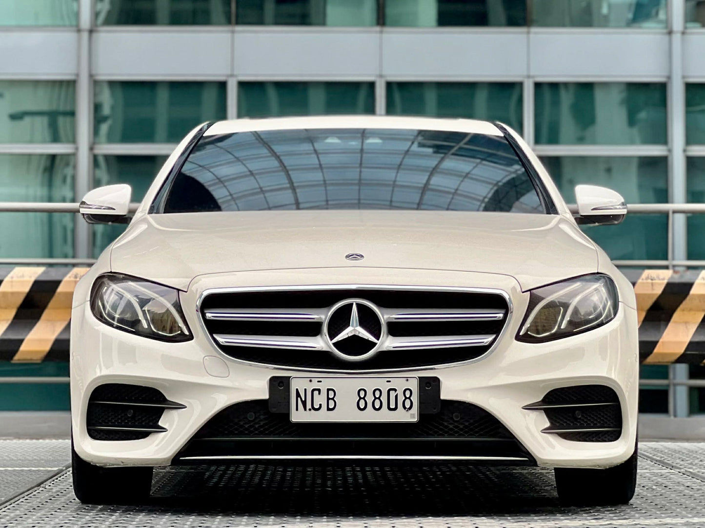 2017 Mercedes Benz E200 AMG 2.0, Automatic, Gas