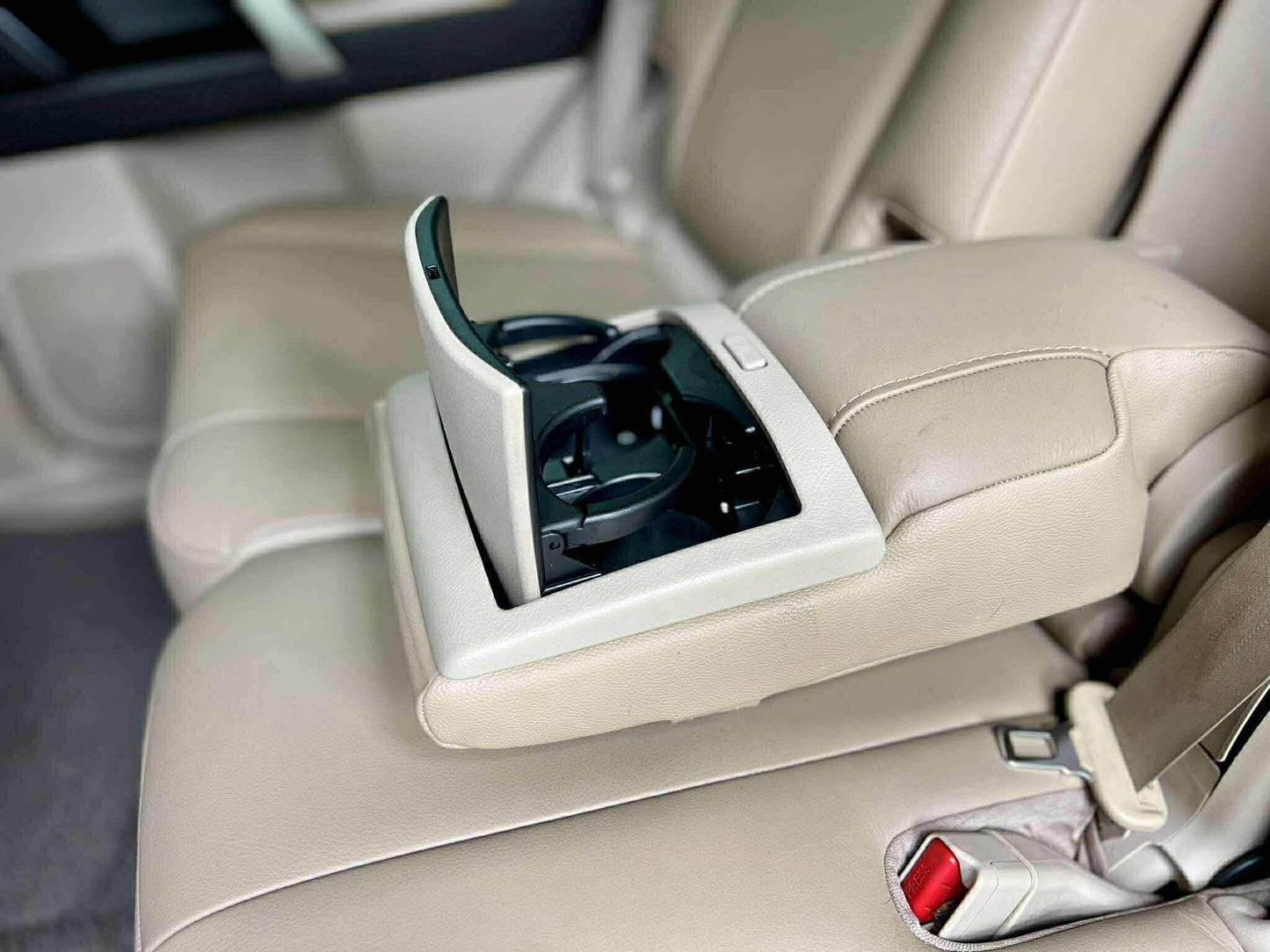 2011 Toyota Land Cruiser Prado VX 4.0 V6 4x4, Automatic, Gas