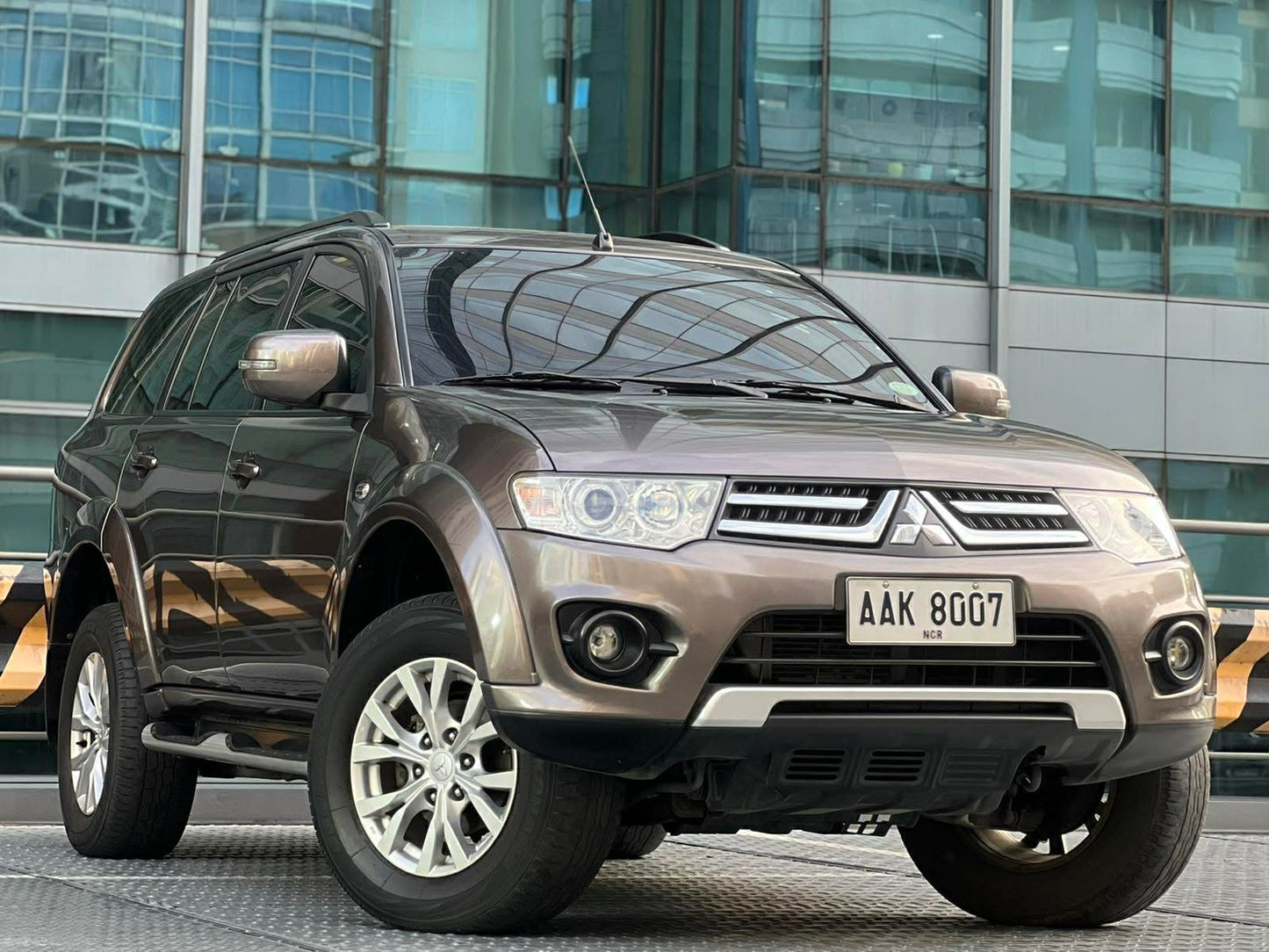 2014 Mitsubishi Montero GLX 4x2 2.5, Manual, Diesel