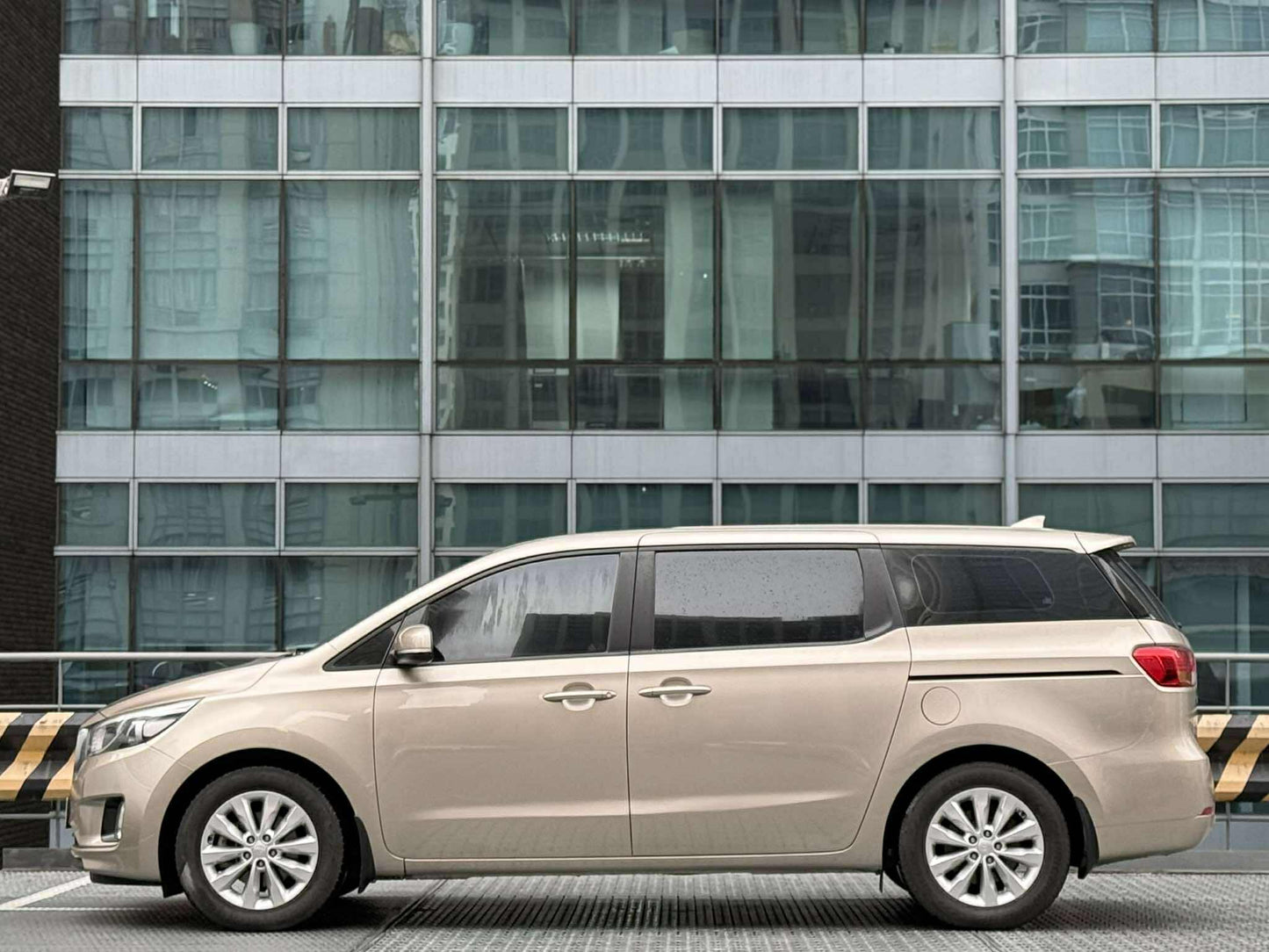2016 Kia Grand Carnival EX 2.2, Automatic, Diesel