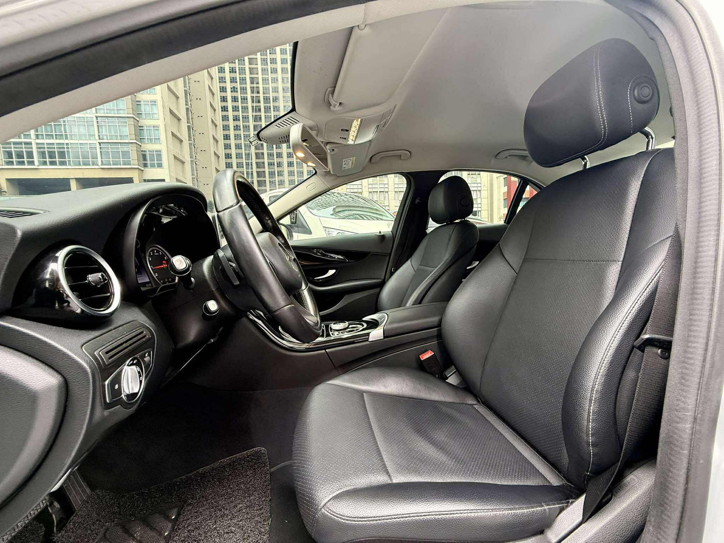 2017 Mercedes Benz C180 Avantgarde 1.6, Automatic, Gas