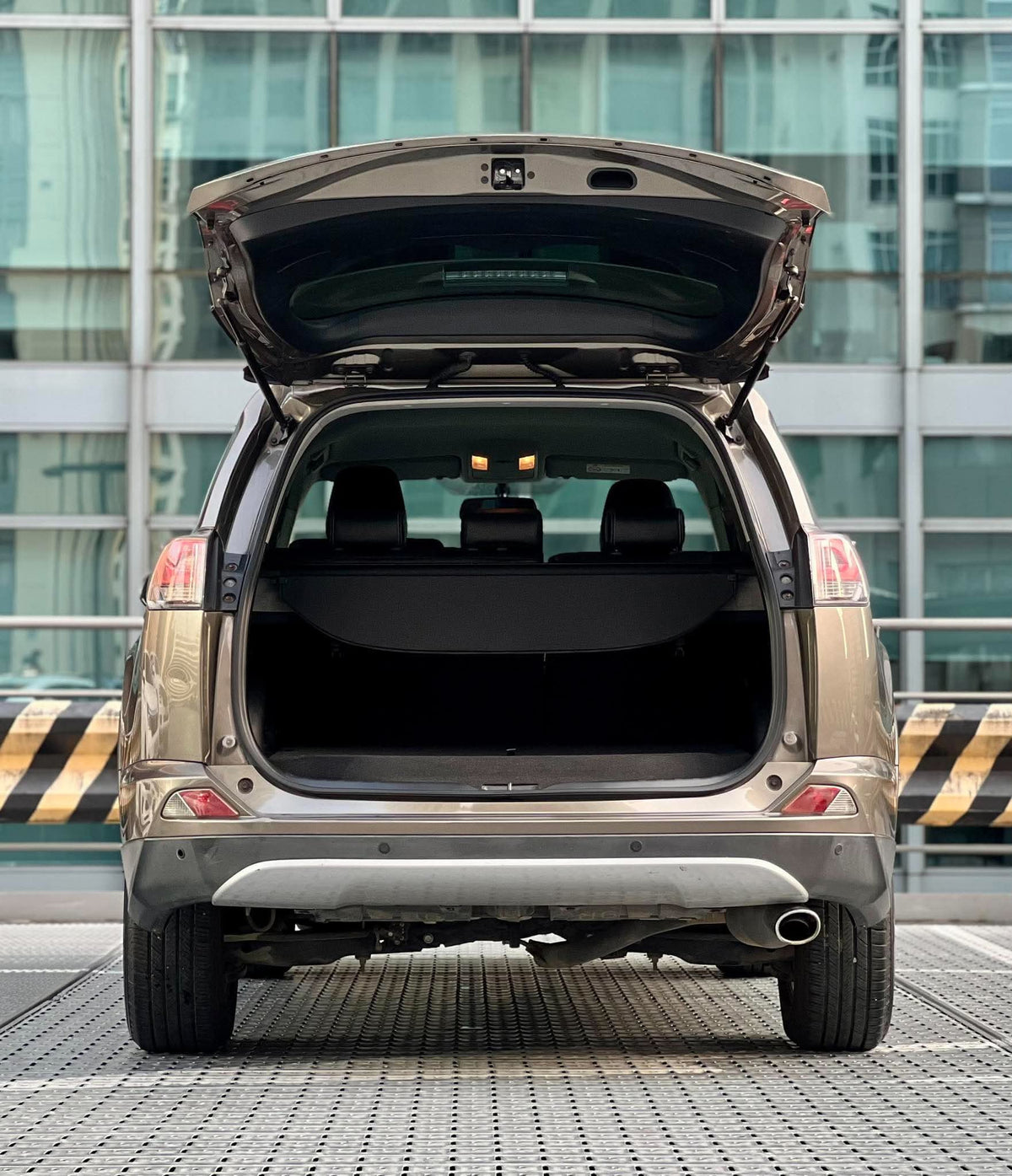 2017 Toyota Rav4 Premium,   Automatic, Gas