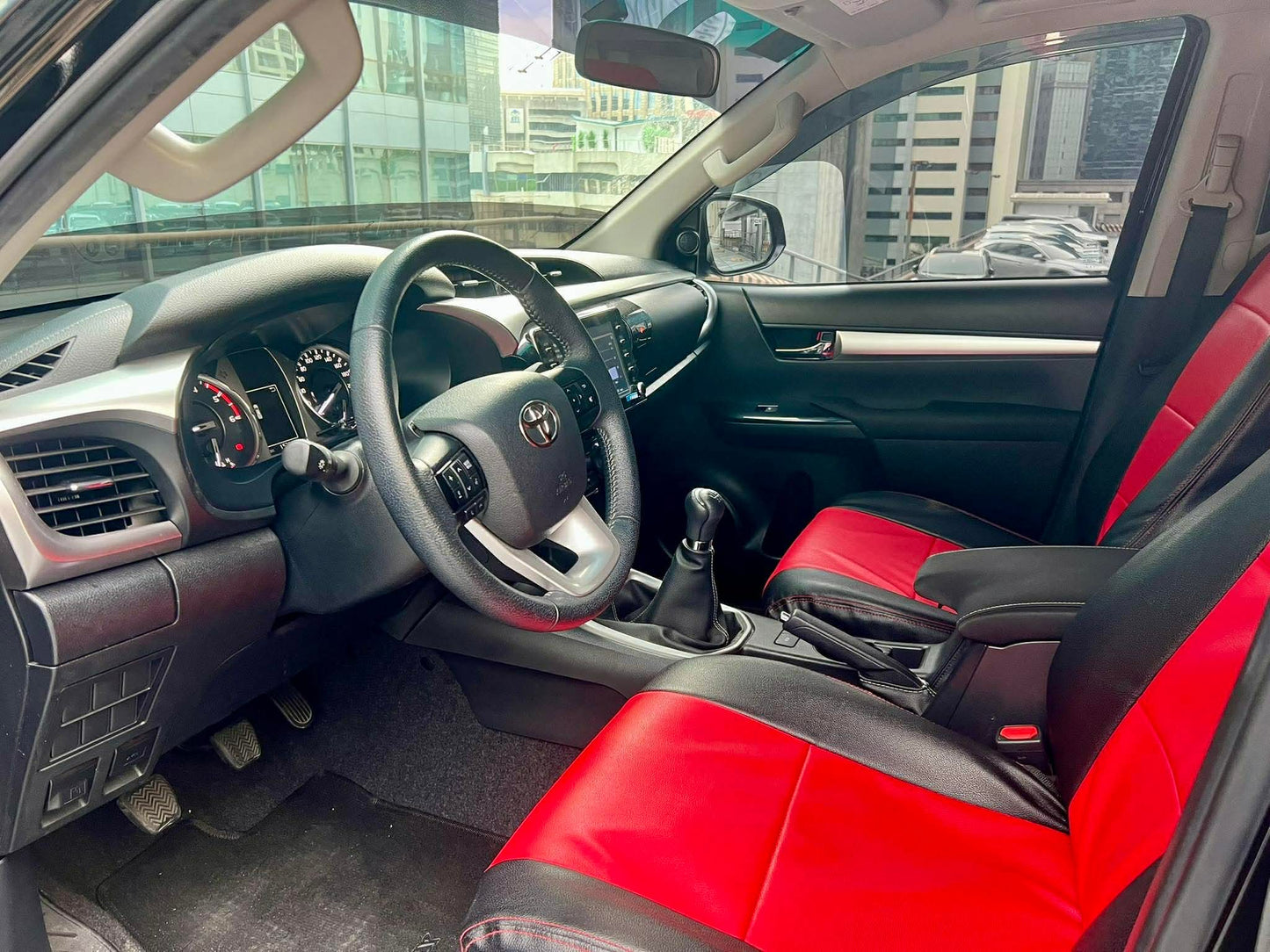 2025 Toyota Hilux 4x2 G, Manual, Diesel