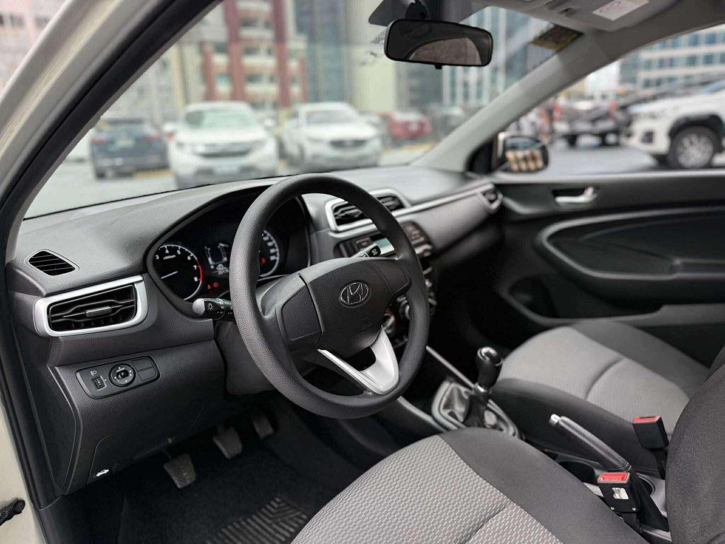 2019 Hyundai Reina GL 1.4, Manual, Gas