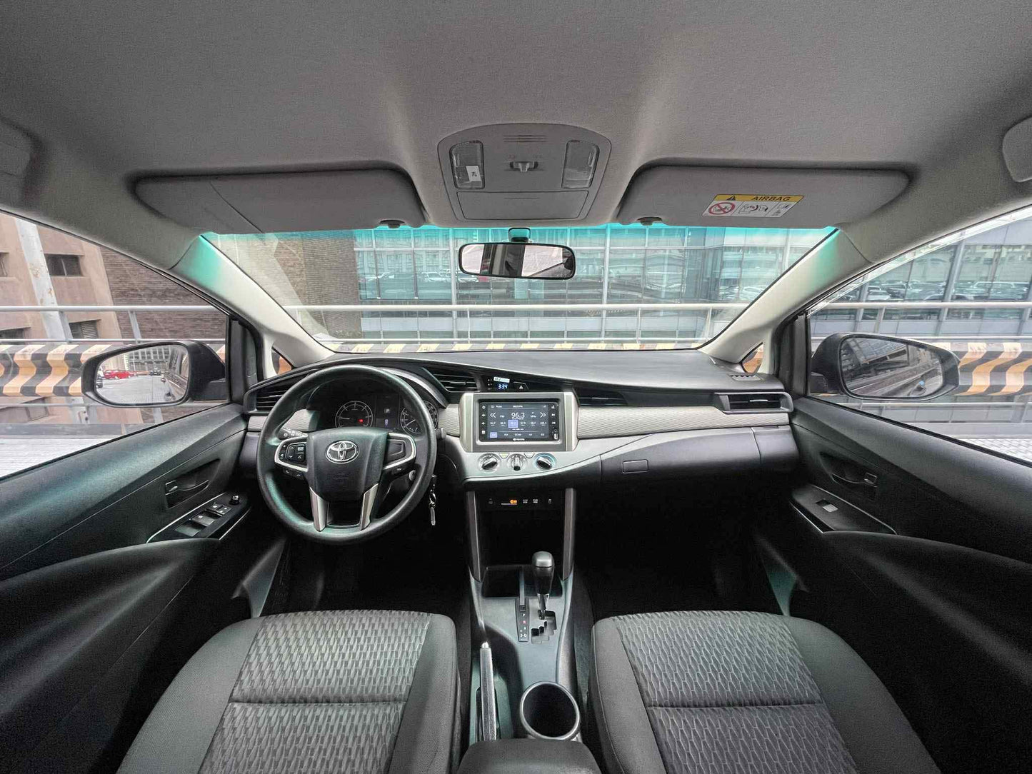 2022 Toyota Innova 2.8 E, Automatic, Gas