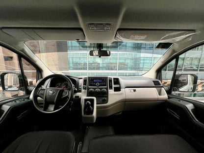 2023 Toyota Hiace Commuter 2.8 Deluxe, Manual