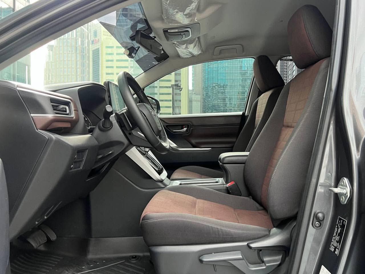 2025 Toyota Innova Zenix 2.0 V, Automatic, Gas