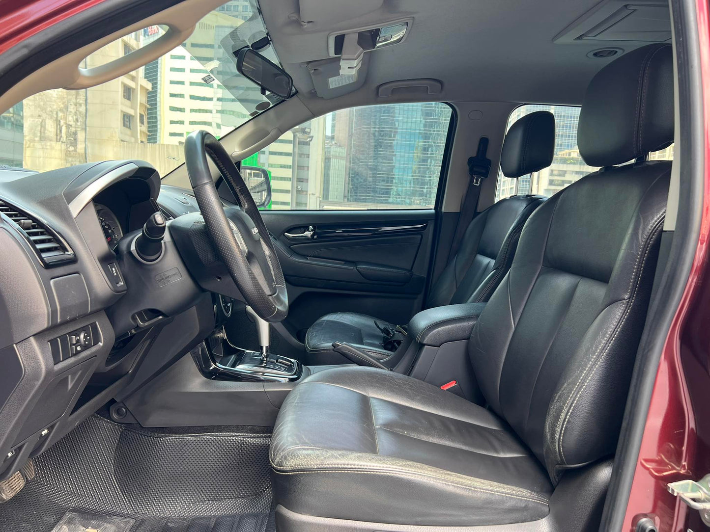 2017 Izuzu MUX LSA 4x2 2.5, Automatic, Diesel