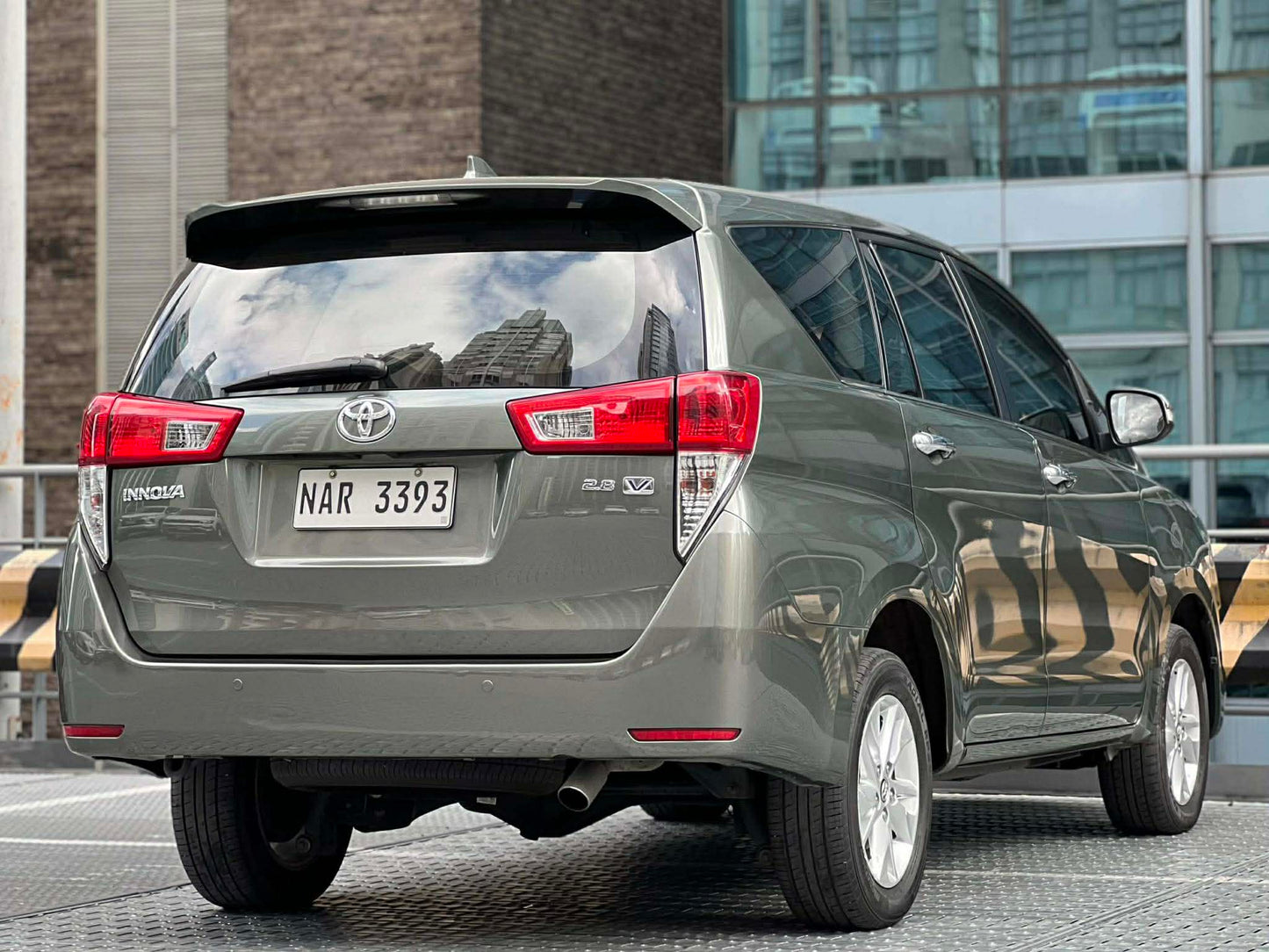 2017 Toyota Innova 2.8 V, Automatic, Diesel