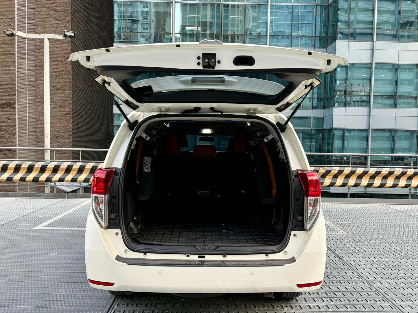 2017 Toyota Innova 2.8 G, Automatic, Diesel