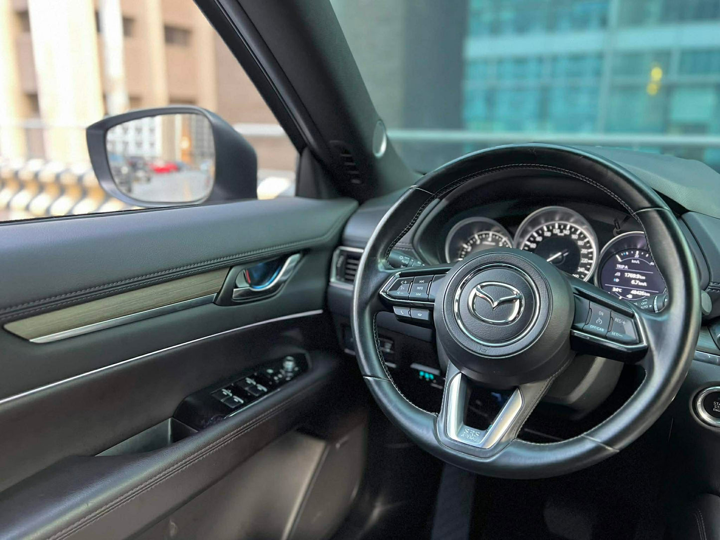 2022 Mazda CX8 Signature 4x2, Automatic, Gas