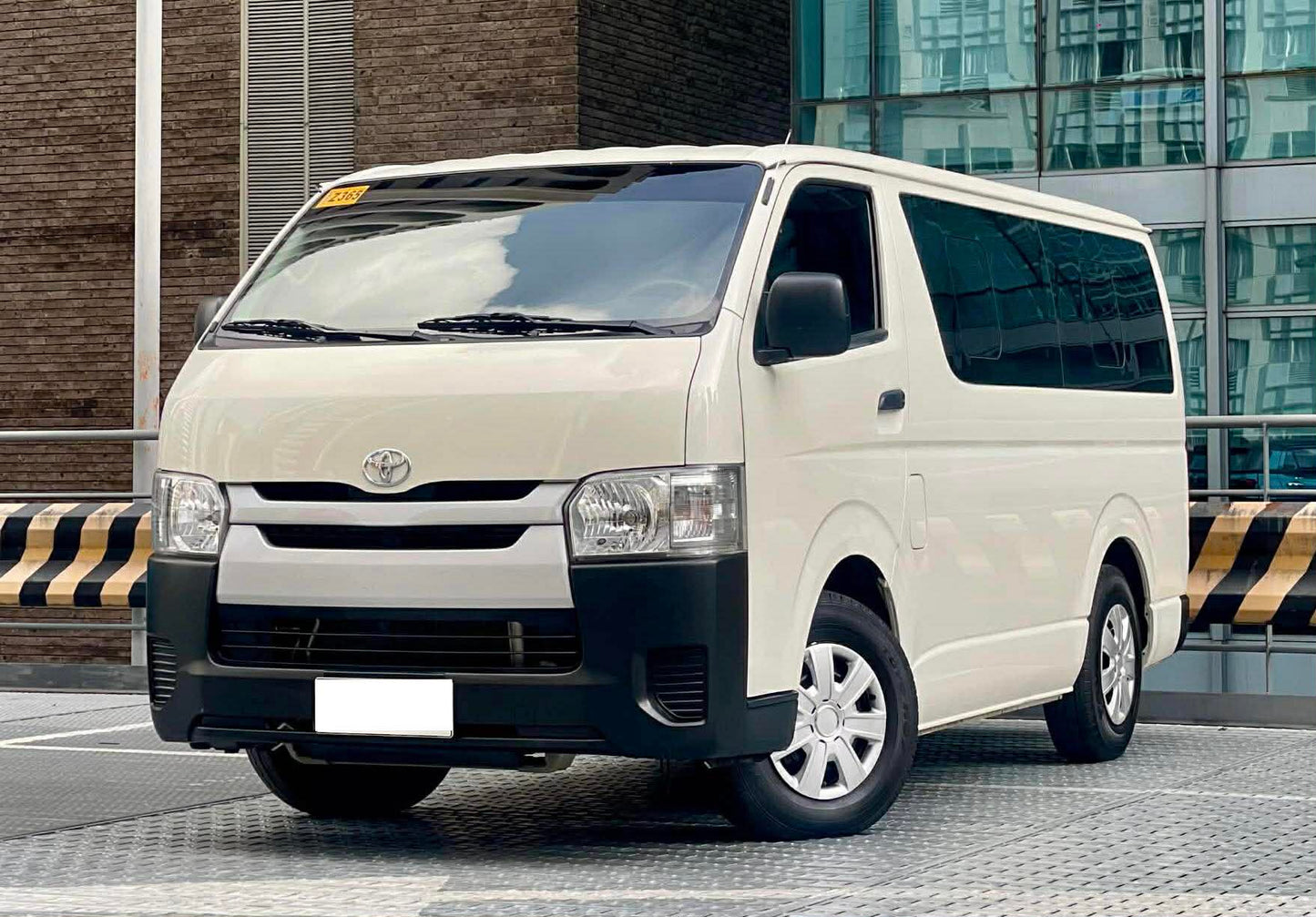 2021 Toyota Hiace Commuter 3.0, Diesel, Manual