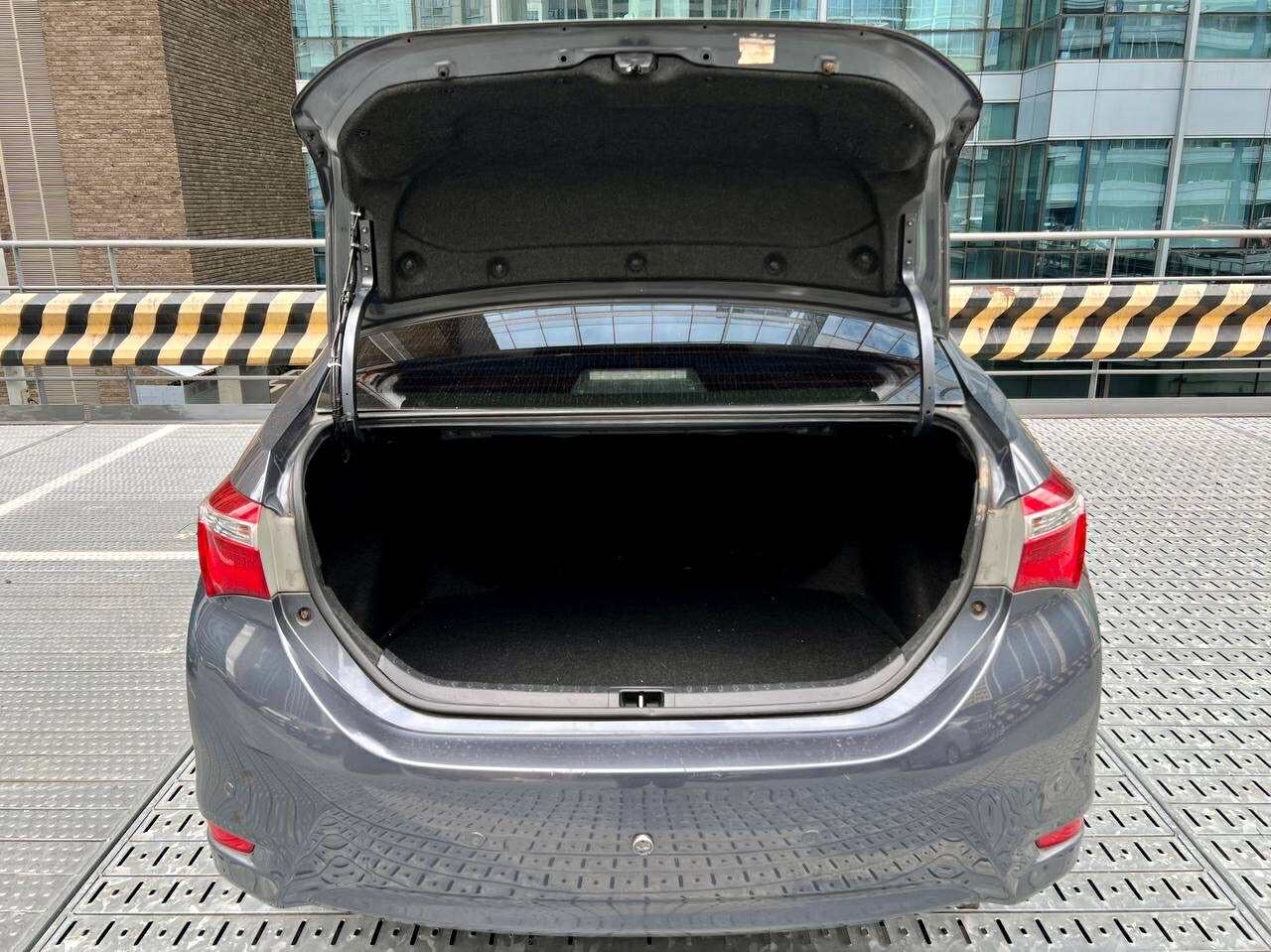 2014 Toyota Altis 1.6 V, Automatic, Gas