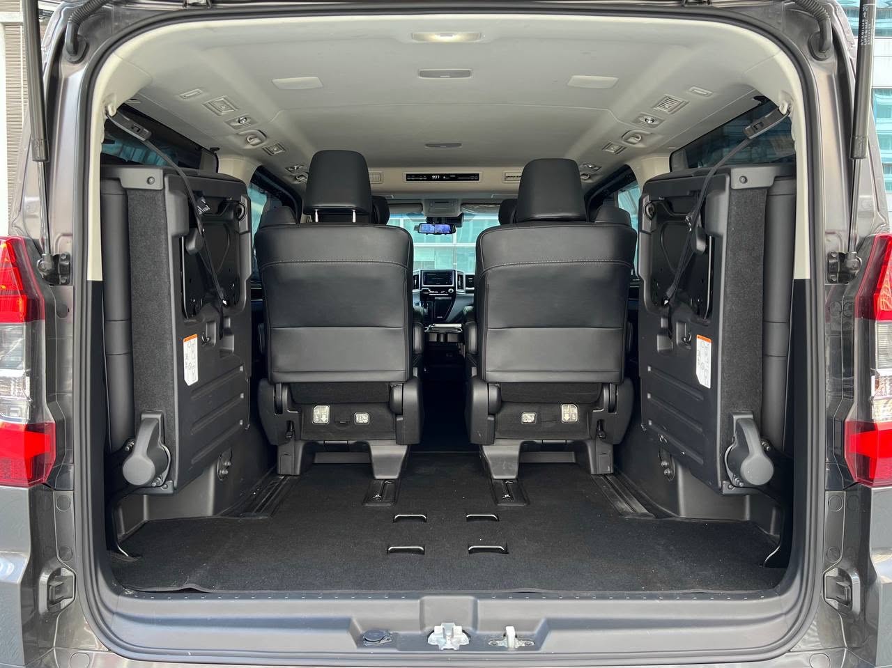 2022 Toyota HiAce Super Grandia Elite 2.8, Automatic, Diesel