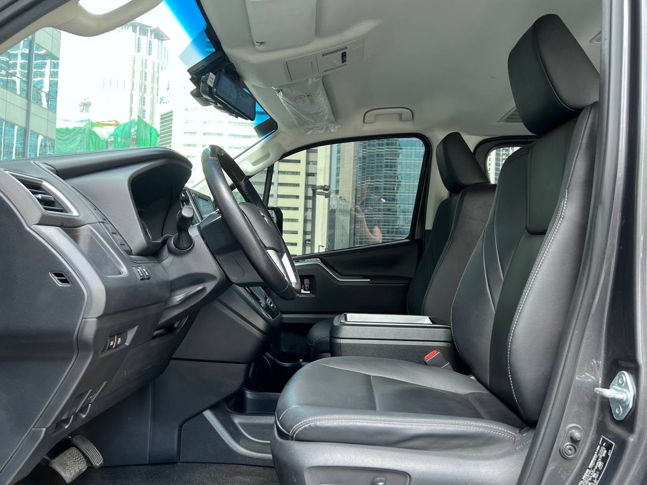2022 Toyota HiAce Super Grandia Elite 2.8, Automatic, Diesel