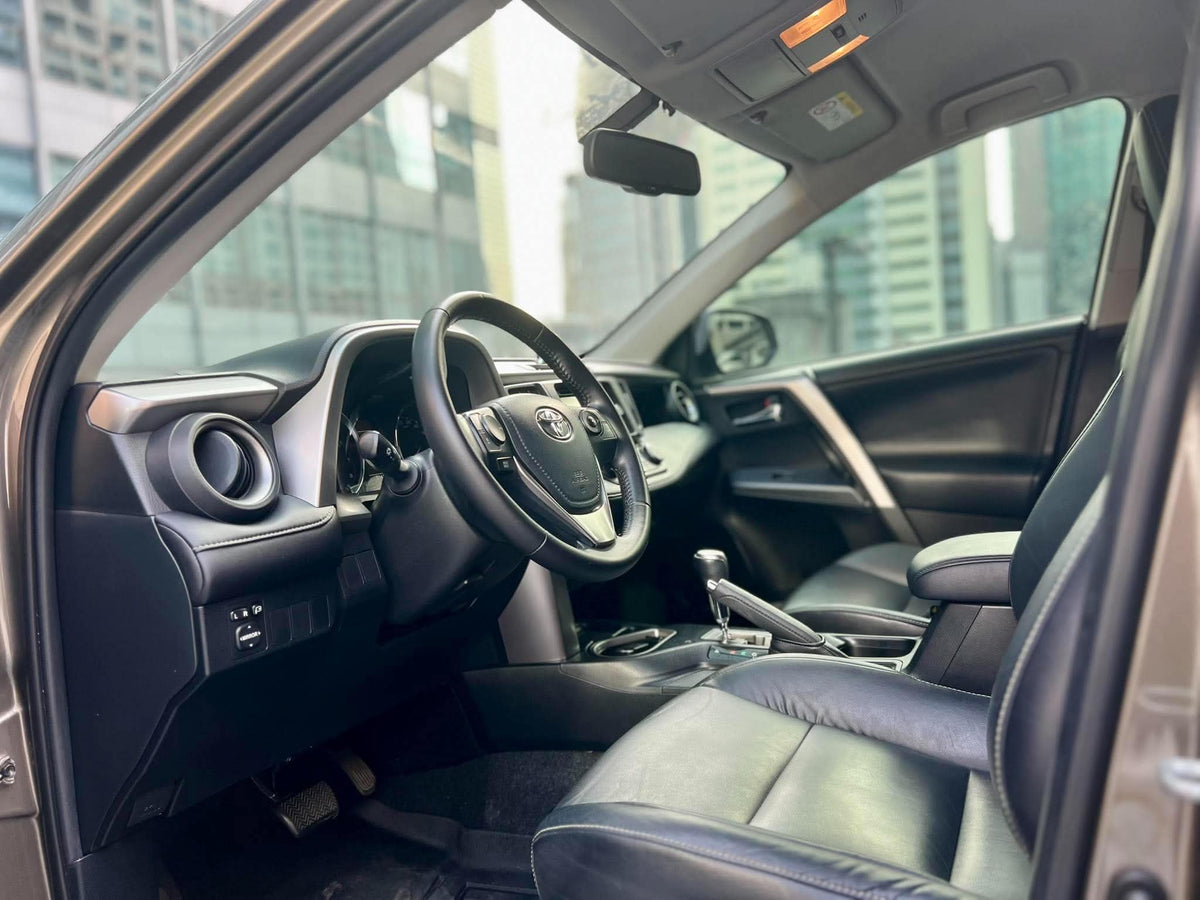 2017 Toyota Rav4 Premium,   Automatic, Gas