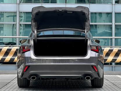 2023 Lexus IS300H Hybrid 2.0, Automatic, Gas