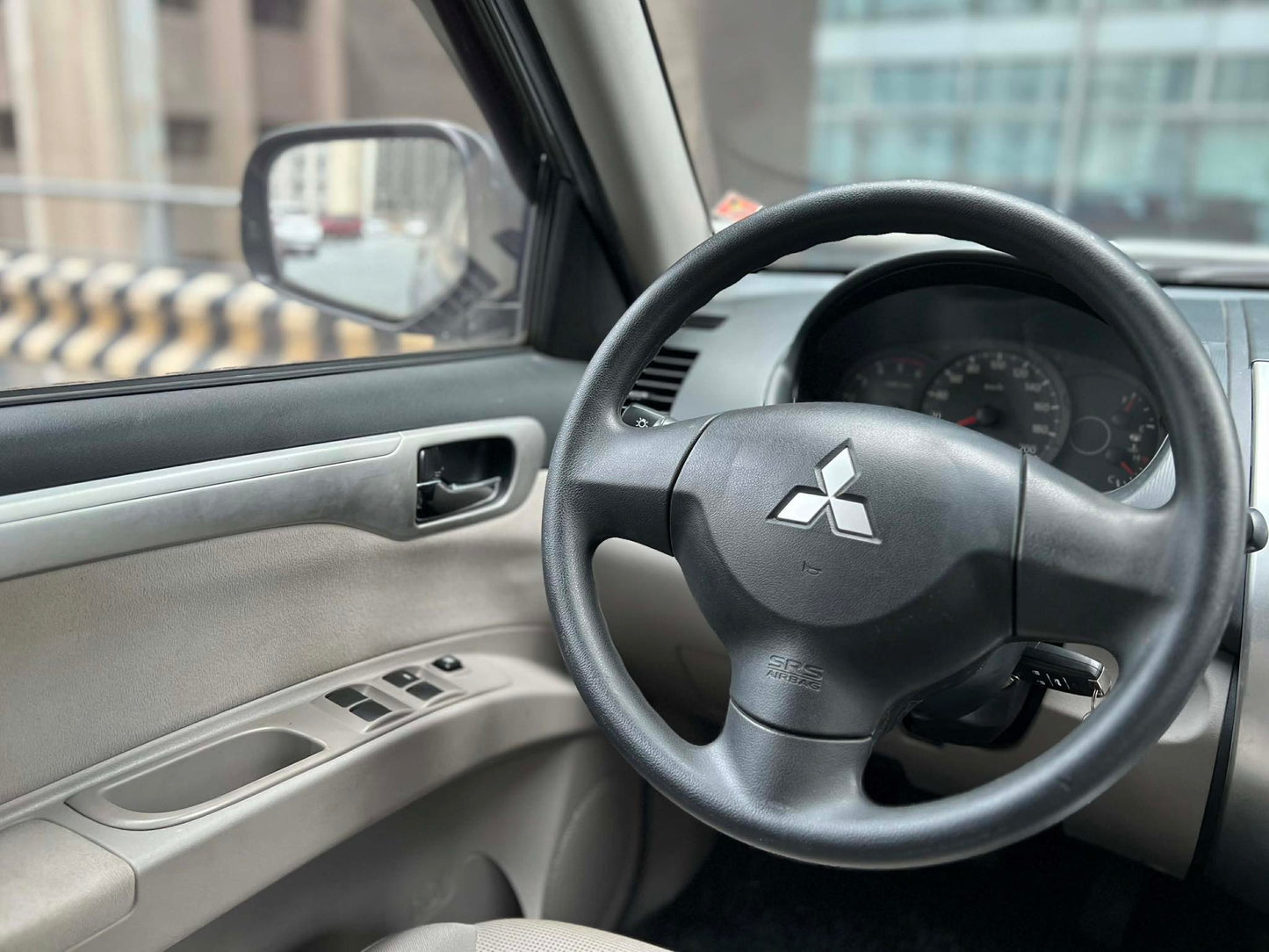 2015 Mitsubishi Montero 2.5 GLX, Automatic, Diesel