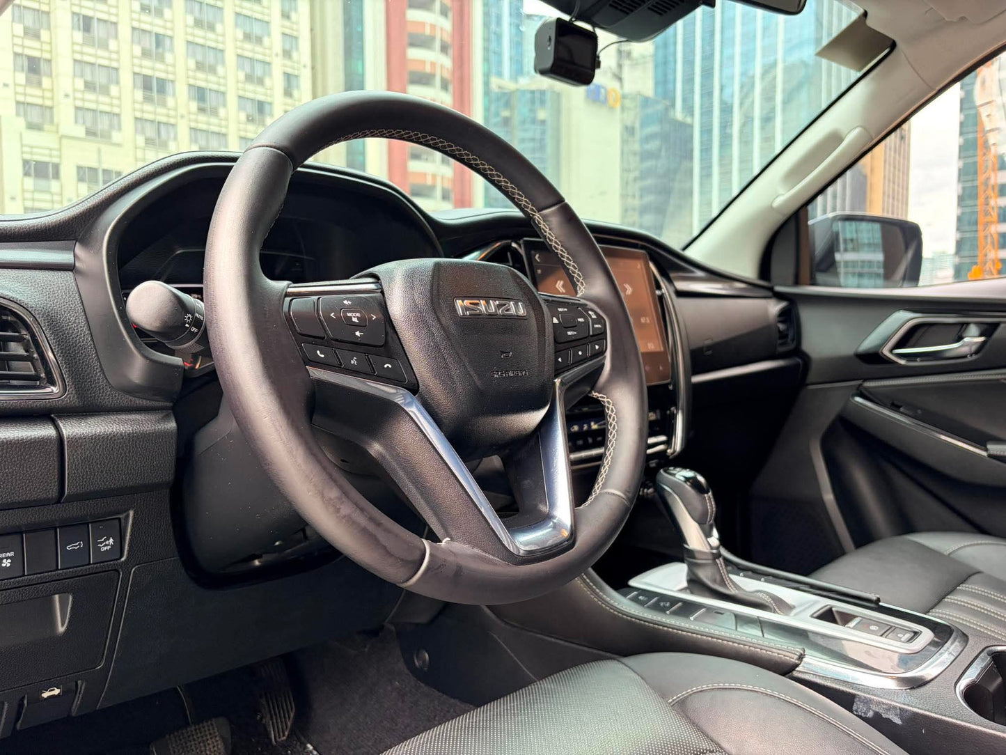 2023 Isuzu MU-X 3.0 4x2 LS-E, Automatic, Diesel