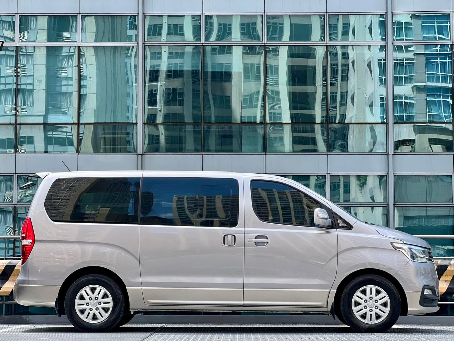 2019 Hyundai Grand Starex Platinum 2.5, Automatic, Diesel