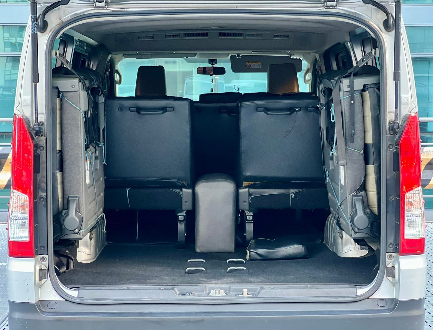 2019 Toyota Commuter Deluxe, Manual, Diesel