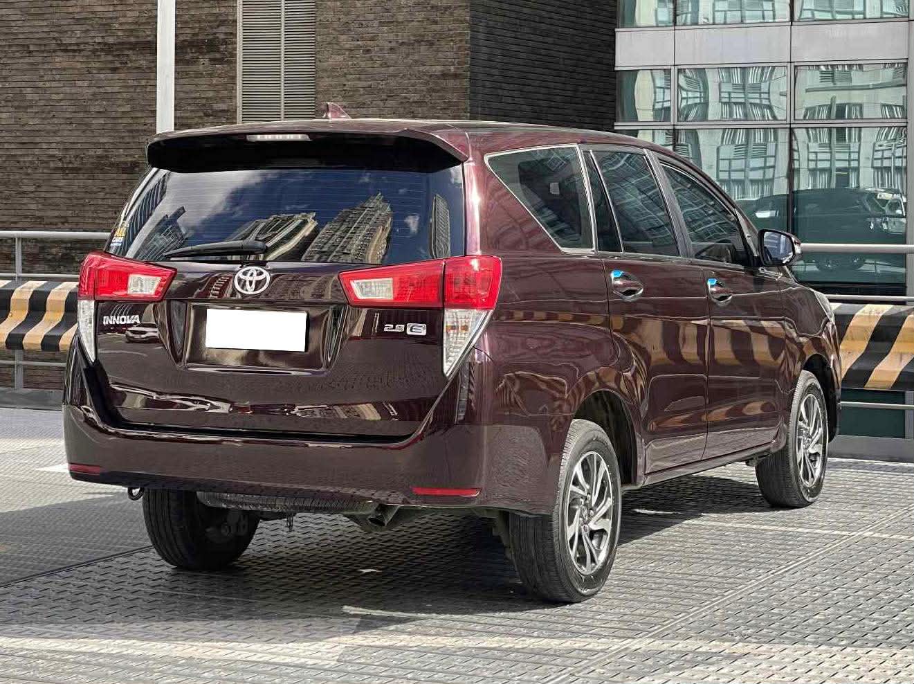 2022 Toyota Innova 2.8 E, Automatic, Gas