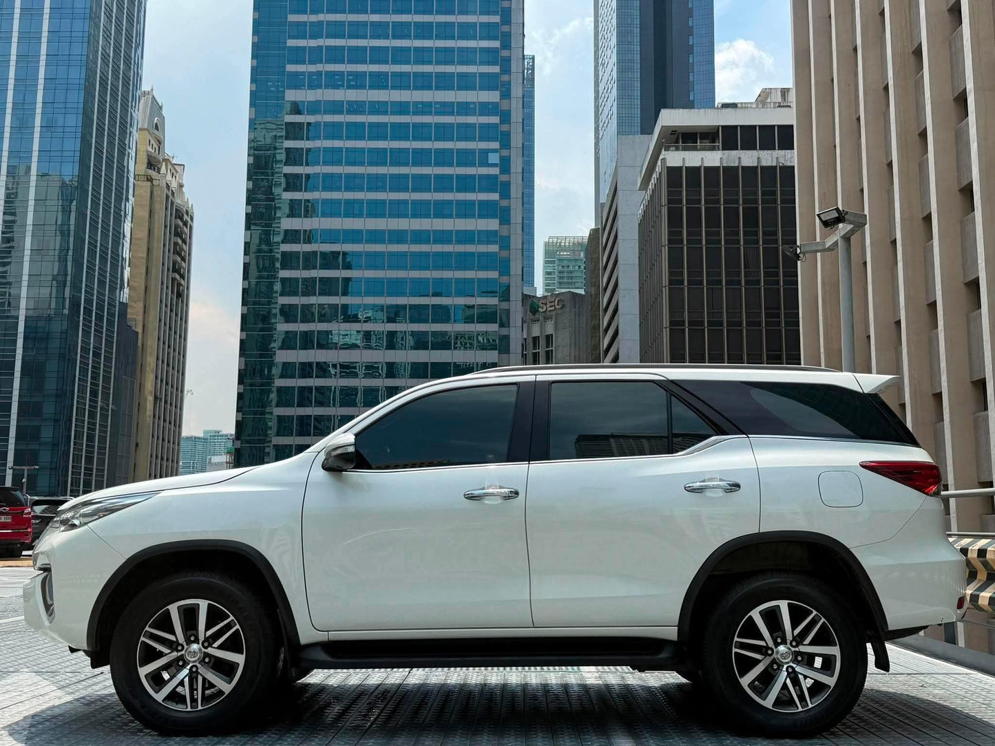 2017 Toyota Fortuner 2.4 V 4X2, Automatic, Diesel