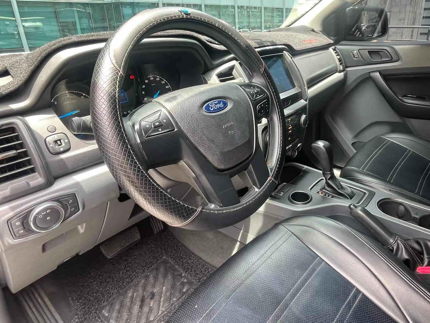 2017 Ford Everest 4x2 Ambiente 2.2, Automatic, Gas