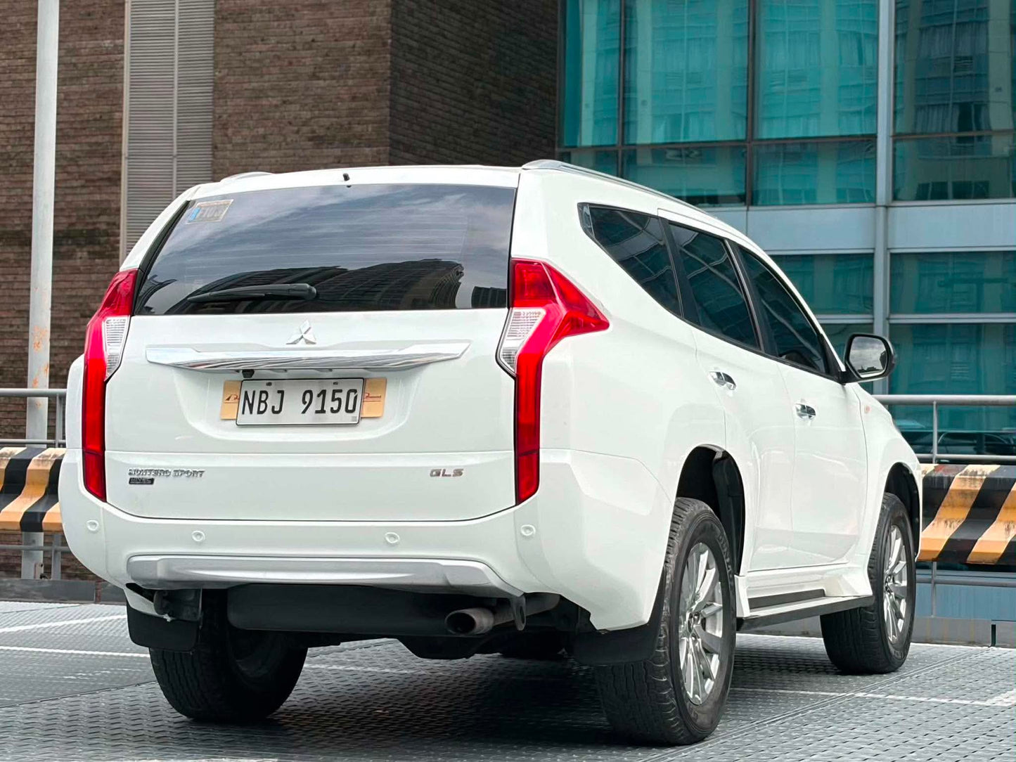 2017 Mitsubishi Montero GLS, Automatic, Diesel