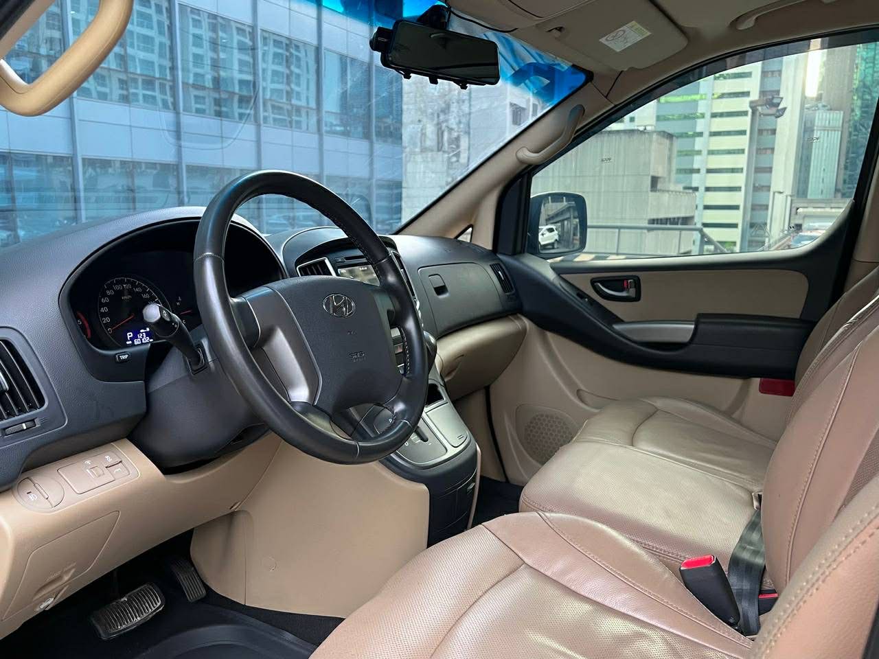 2020 Hyundai Starex Gold 2.5, Automatic, Diesel