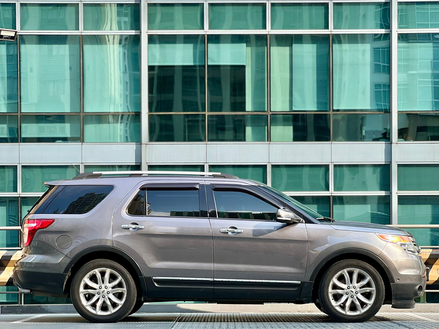 2014 Ford Explorer AWD 3.5, Automatic, Gas