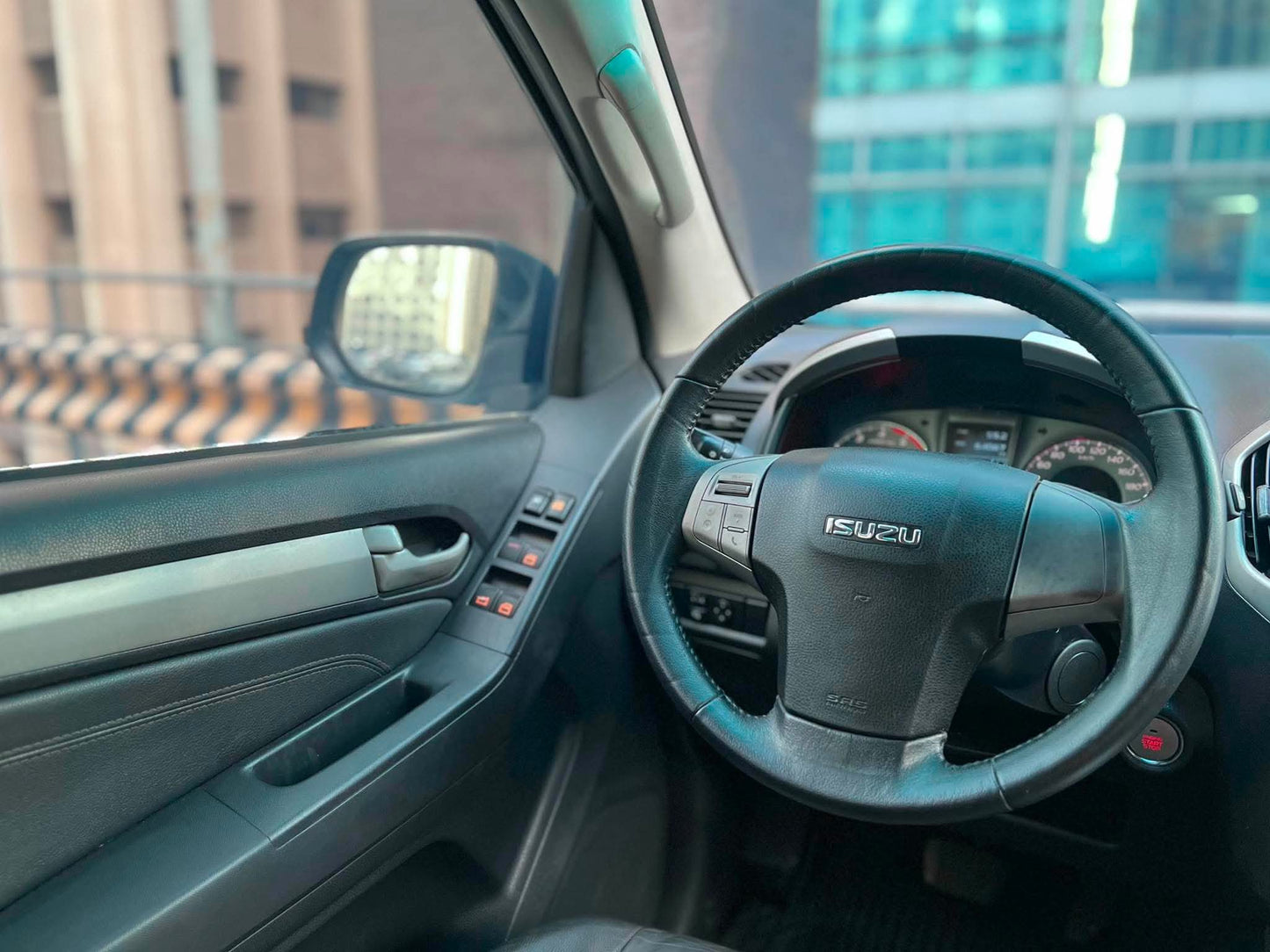 2015 Isuzu MUX 2.5 LSA 4x4, Automatic, Diesel