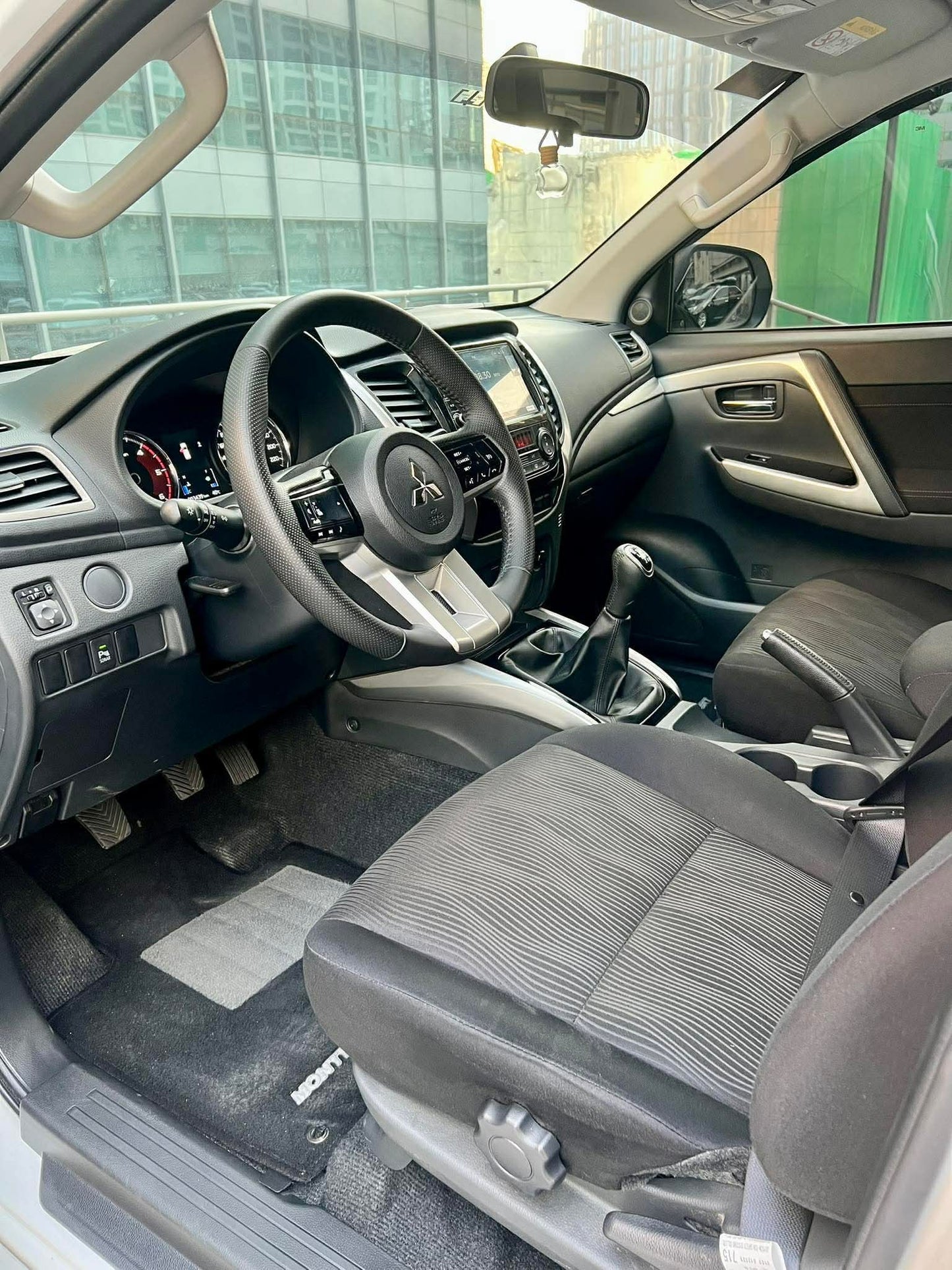2025 Mitsubishi Montero GLX, Manual, Diesel