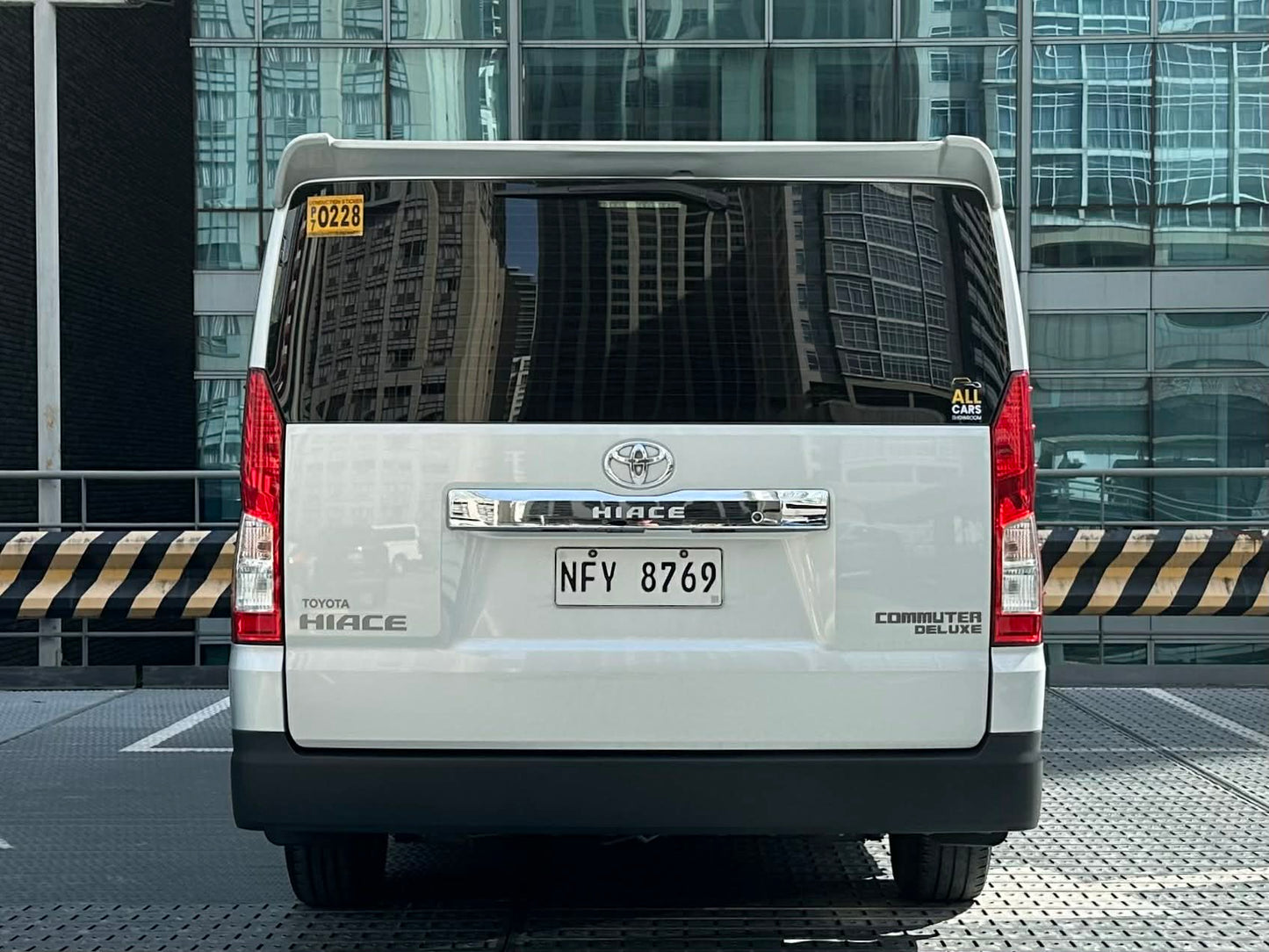 2020 Toyota Hi Ace 2.8, Commuter Deluxe, Manual, Diesel