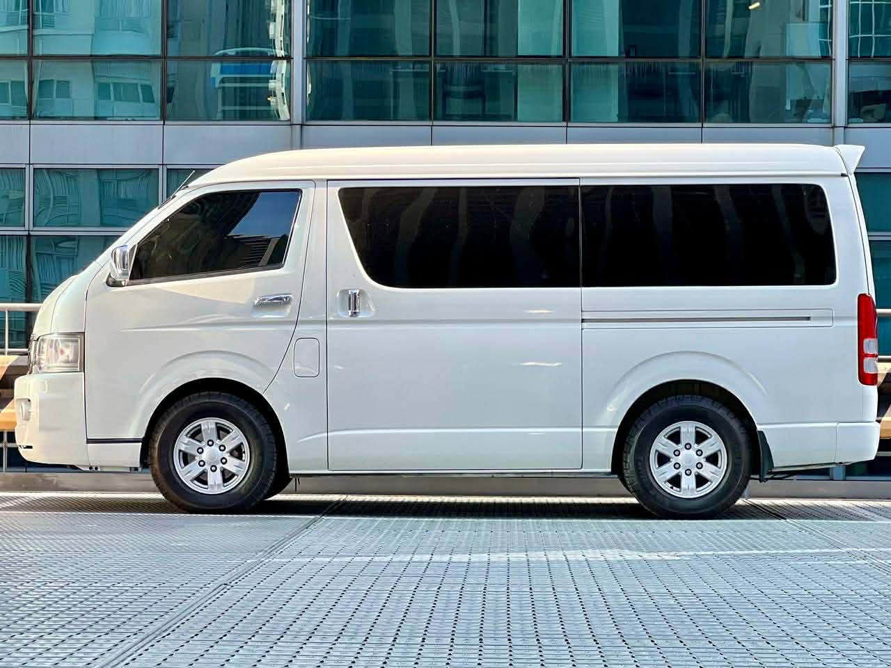 2008 Toyota Super Grandia Artista Van, Automatic, Diesel