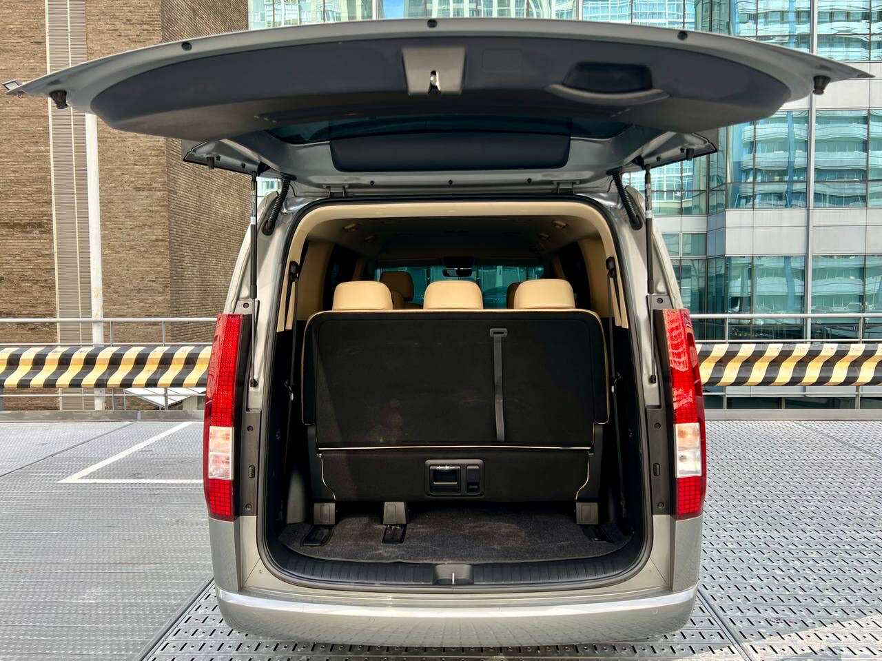 2023 Hyundai Staria 2.2 GLS, Automatic, Diesel