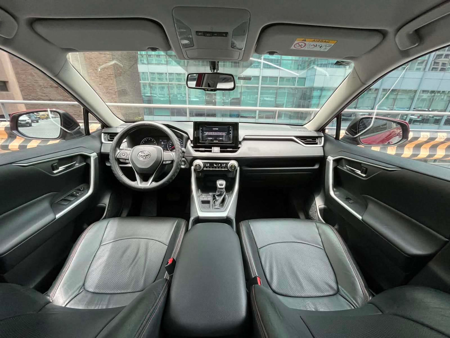 2019 Toyota RAV4 XLE 4x2 2.5,  Automatic, Gas
