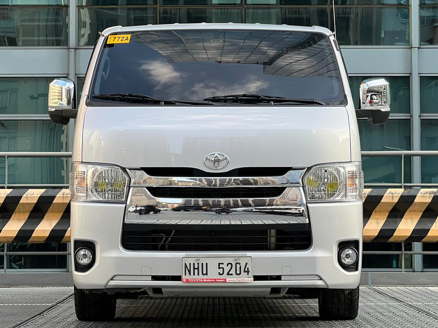 2025 Toyota HiAce Commuter 3.0, Manual, Diesel