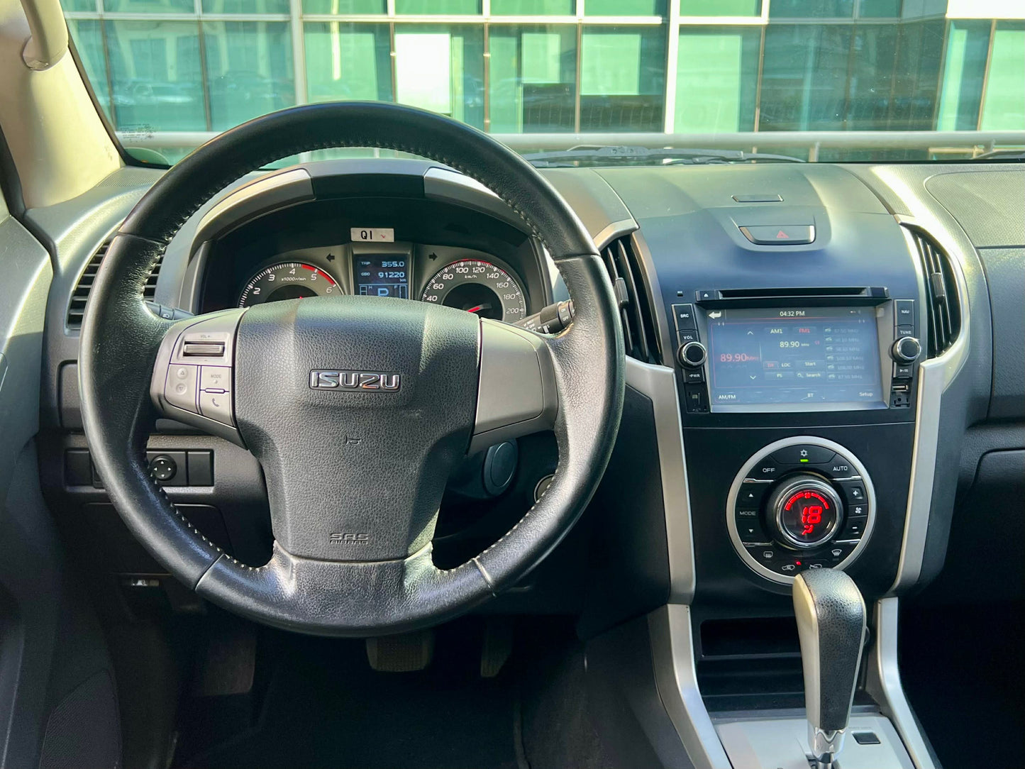 2015 Izuzu MUX LSA 4x2 2.5, Automatic, Diesel