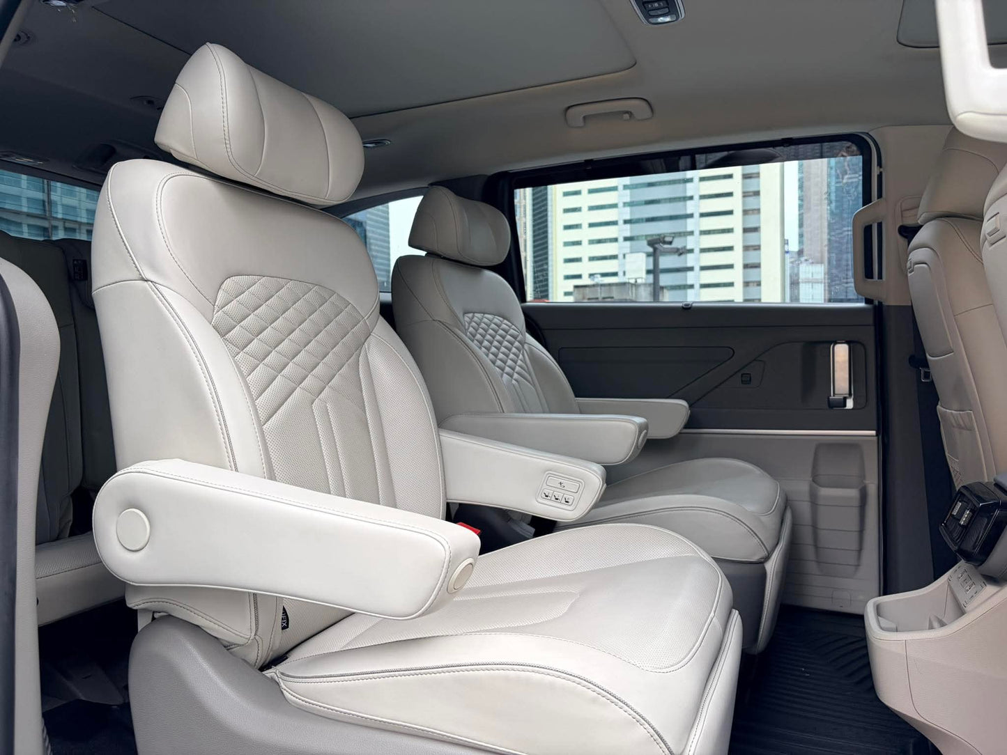 2024 Hyundai Custin 1.5T Premium, Automatic, Gas
